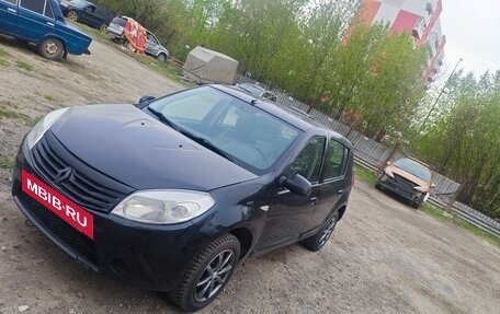 Renault Sandero I, 2013 год, 320 000 рублей, 2 фотография