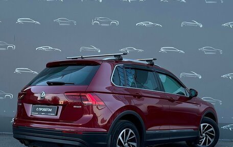 Volkswagen Tiguan II, 2018 год, 2 238 600 рублей, 2 фотография