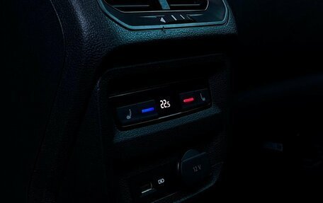 Volkswagen Tiguan II, 2018 год, 2 238 600 рублей, 10 фотография