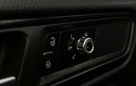 Volkswagen Touareg III, 2012 год, 1 749 777 рублей, 20 фотография