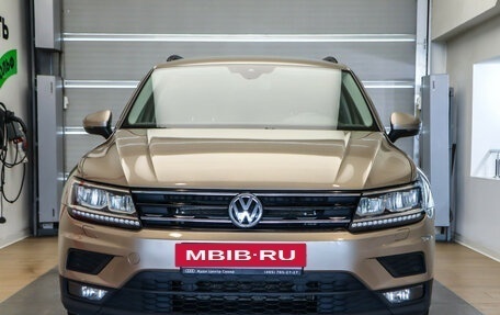 Volkswagen Tiguan II, 2020 год, 2 775 000 рублей, 2 фотография