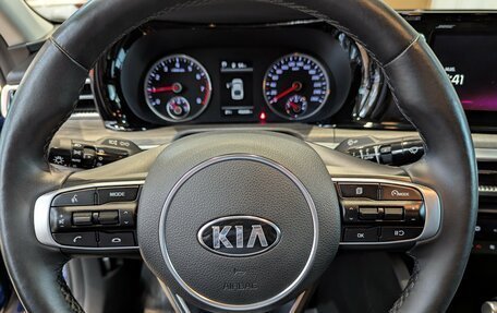 KIA K5, 2021 год, 2 750 000 рублей, 21 фотография