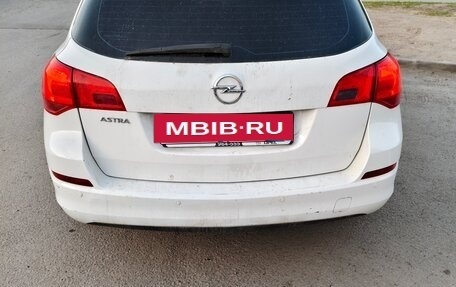 Opel Astra J, 2012 год, 310 000 рублей, 2 фотография