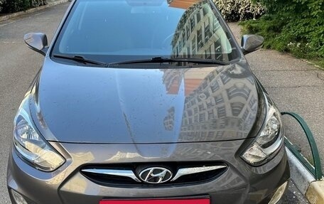 Hyundai Solaris II рестайлинг, 2013 год, 990 000 рублей, 4 фотография