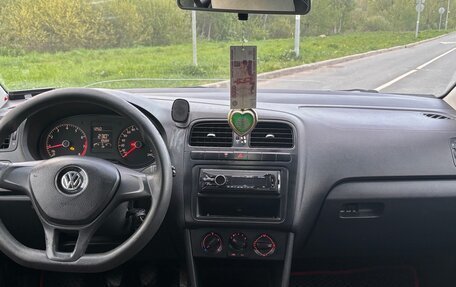 Volkswagen Polo VI (EU Market), 2015 год, 365 000 рублей, 10 фотография