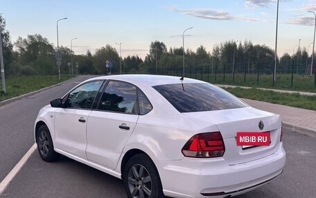 Volkswagen Polo VI (EU Market), 2015 год, 365 000 рублей, 3 фотография