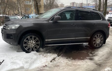 Volkswagen Touareg III, 2011 год, 1 760 000 рублей, 1 фотография