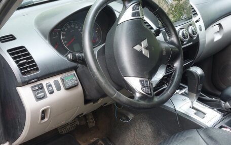 Mitsubishi Pajero Sport II рестайлинг, 2013 год, 1 350 000 рублей, 7 фотография