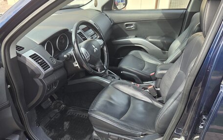 Mitsubishi Outlander III рестайлинг 3, 2010 год, 1 250 000 рублей, 4 фотография