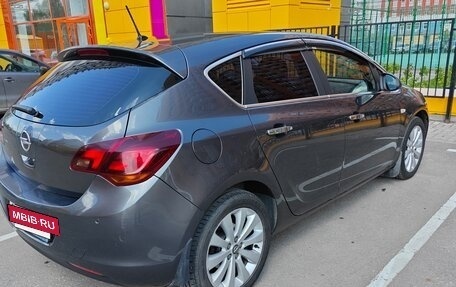 Opel Astra J, 2011 год, 950 000 рублей, 4 фотография