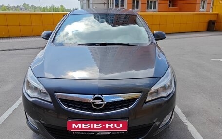Opel Astra J, 2011 год, 950 000 рублей, 3 фотография