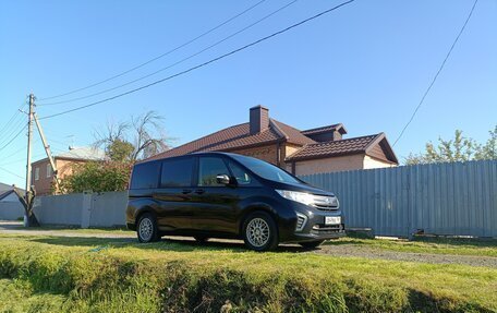 Honda Stepwgn IV, 2017 год, 1 700 000 рублей, 4 фотография