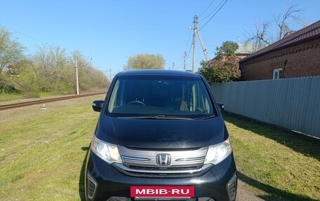 Honda Stepwgn IV, 2017 год, 1 700 000 рублей, 2 фотография
