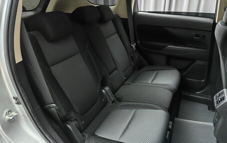 Mitsubishi Outlander III рестайлинг 3, 2021 год, 2 520 000 рублей, 9 фотография