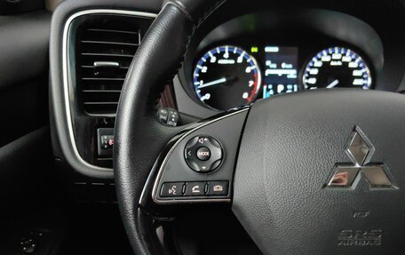 Mitsubishi Outlander III рестайлинг 3, 2021 год, 2 520 000 рублей, 19 фотография