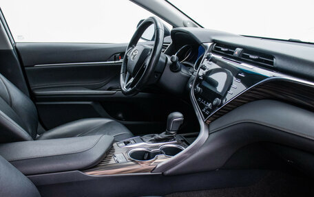 Toyota Camry, 2021 год, 3 145 000 рублей, 10 фотография