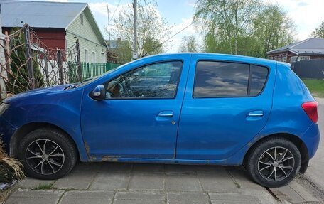 Renault Sandero II рестайлинг, 2016 год, 400 000 рублей, 1 фотография