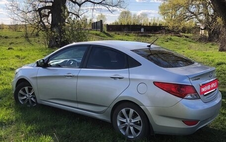 Hyundai Solaris II рестайлинг, 2011 год, 680 000 рублей, 4 фотография