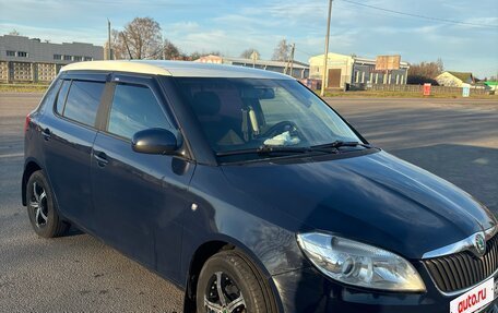 Skoda Fabia II, 2011 год, 420 000 рублей, 3 фотография