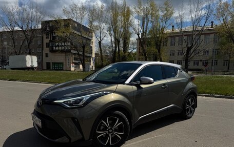 Toyota C-HR I рестайлинг, 2021 год, 2 900 000 рублей, 4 фотография