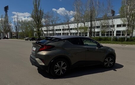 Toyota C-HR I рестайлинг, 2021 год, 2 900 000 рублей, 6 фотография