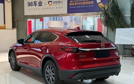 Mazda CX-4, 2023 год, 2 175 000 рублей, 4 фотография