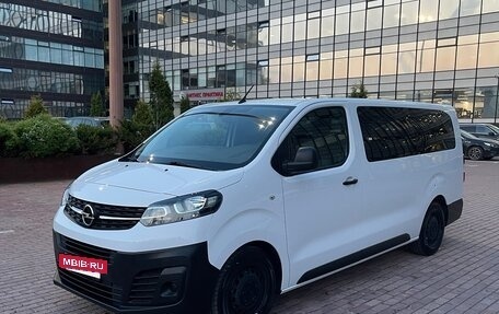 Opel Vivaro, 2022 год, 3 500 000 рублей, 3 фотография