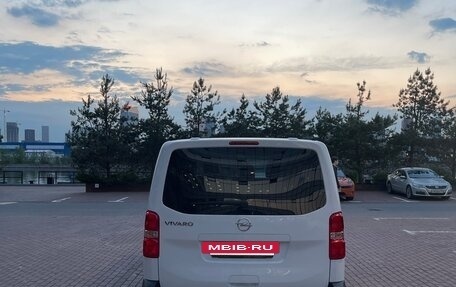 Opel Vivaro, 2022 год, 3 500 000 рублей, 2 фотография