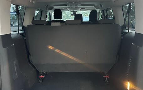 Opel Vivaro, 2022 год, 3 500 000 рублей, 7 фотография