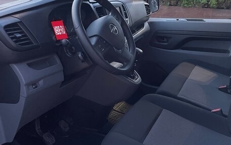 Opel Vivaro, 2022 год, 3 500 000 рублей, 12 фотография