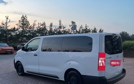 Opel Vivaro, 2022 год, 3 500 000 рублей, 6 фотография