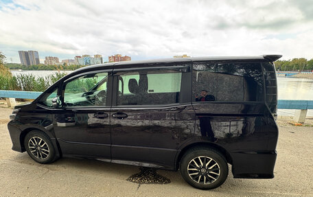 Toyota Voxy III, 2016 год, 2 050 000 рублей, 5 фотография