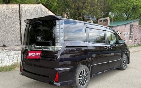 Toyota Voxy III, 2016 год, 2 050 000 рублей, 12 фотография