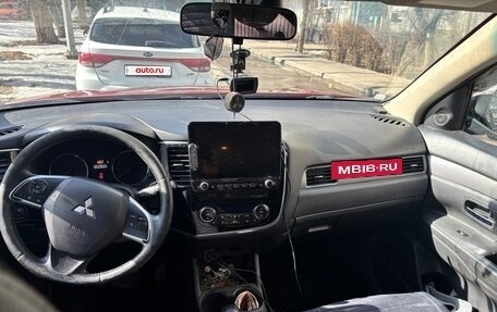 Mitsubishi Outlander III рестайлинг 3, 2013 год, 1 150 000 рублей, 2 фотография