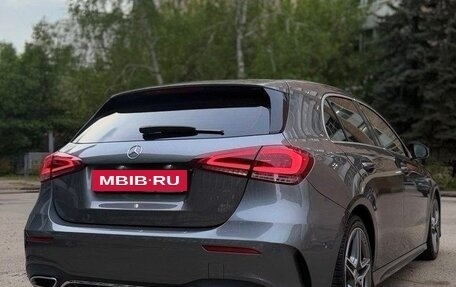 Mercedes-Benz A-Класс, 2018 год, 2 750 000 рублей, 4 фотография