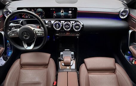 Mercedes-Benz A-Класс, 2018 год, 2 750 000 рублей, 9 фотография