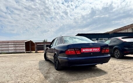 Mercedes-Benz E-Класс, 1999 год, 525 000 рублей, 2 фотография