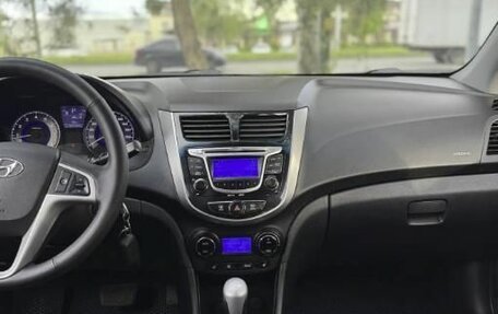 Hyundai Solaris II рестайлинг, 2013 год, 940 000 рублей, 15 фотография