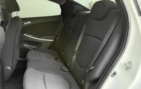 Hyundai Solaris II рестайлинг, 2013 год, 940 000 рублей, 18 фотография