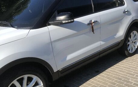 Ford Explorer VI, 2014 год, 1 300 000 рублей, 5 фотография