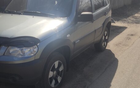 Chevrolet Niva I рестайлинг, 2011 год, 530 000 рублей, 2 фотография