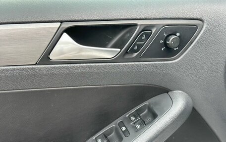 Volkswagen Jetta VI, 2013 год, 1 050 000 рублей, 13 фотография