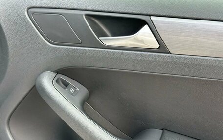 Volkswagen Jetta VI, 2013 год, 1 050 000 рублей, 24 фотография