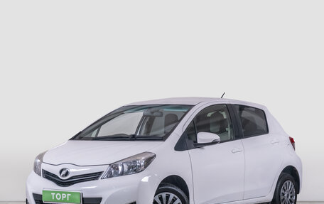 Toyota Vitz, 2013 год, 739 000 рублей, 2 фотография