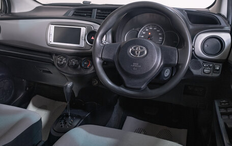 Toyota Vitz, 2013 год, 739 000 рублей, 8 фотография