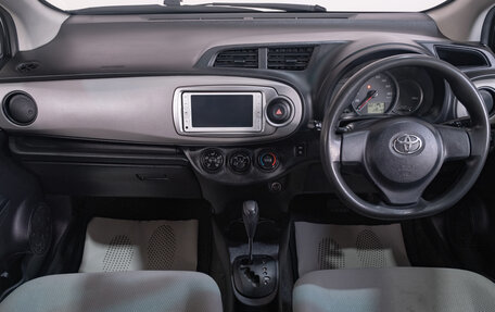 Toyota Vitz, 2013 год, 739 000 рублей, 9 фотография