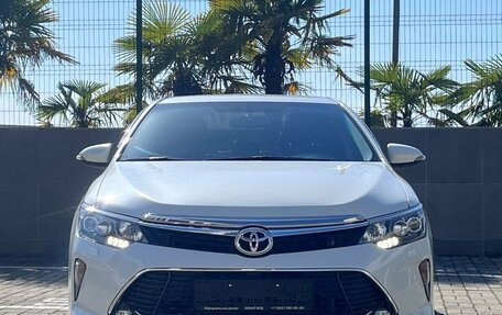 Toyota Camry, 2017 год, 2 390 000 рублей, 3 фотография