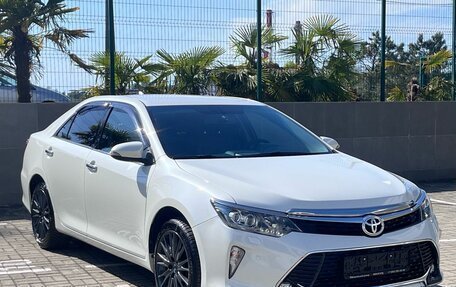 Toyota Camry, 2017 год, 2 390 000 рублей, 4 фотография