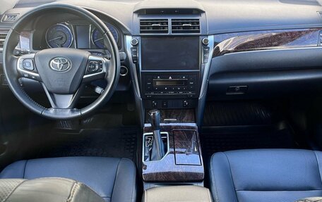 Toyota Camry, 2017 год, 2 390 000 рублей, 10 фотография