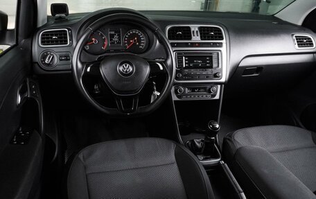 Volkswagen Polo VI (EU Market), 2017 год, 1 097 000 рублей, 6 фотография